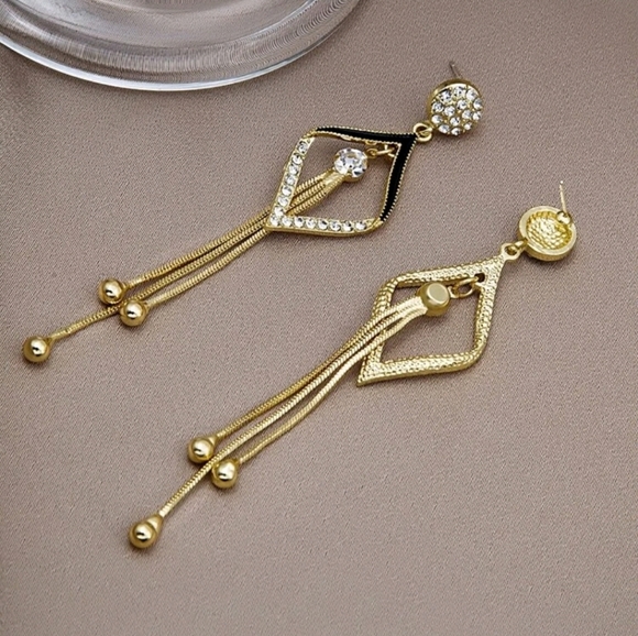 Rhinestone Geo Drop Earrings - Picture 3 of 4